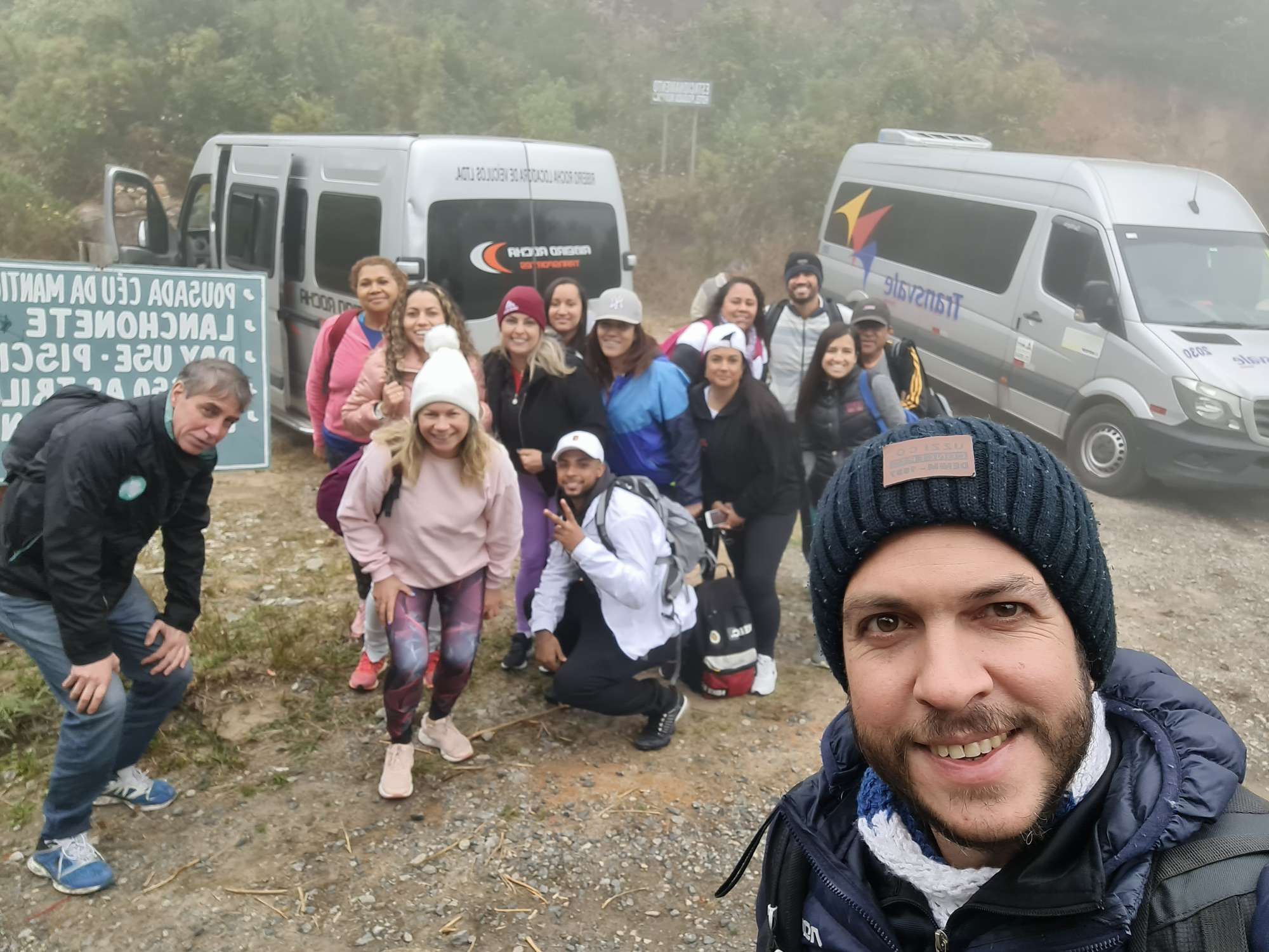 Grupo no ponto de encontro